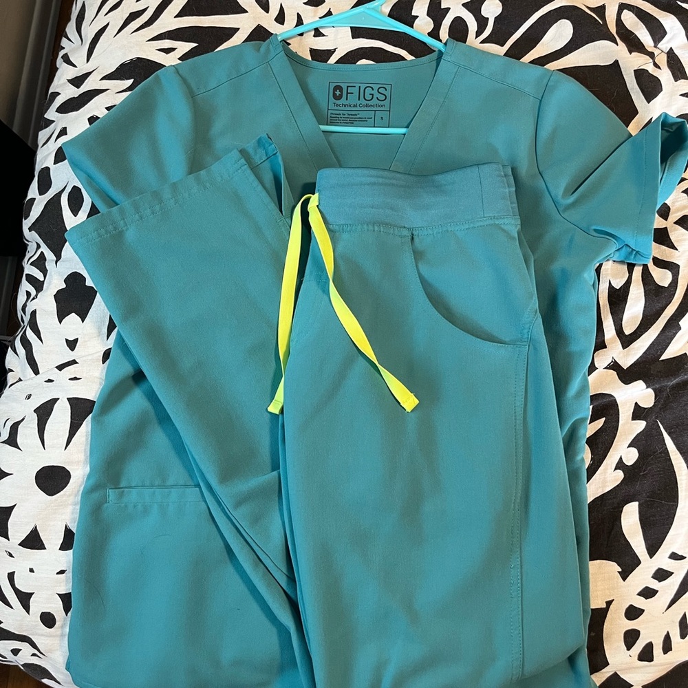 Figs Scrubs